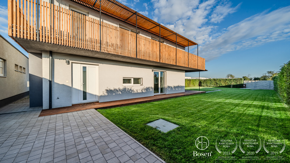 PREDANÉ BOSEN |  4-izbový poschodový dom, veľká dvojgaráž - Hviezdoslavov