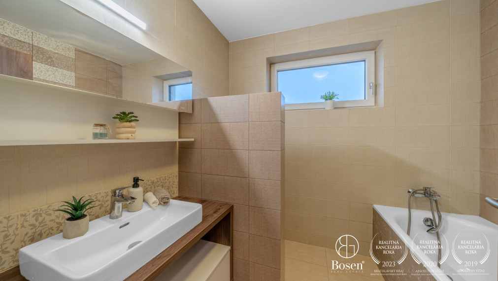 PRENAJATÉ - BOSEN | 4- izbový rodinný dom na prenájom, Malinovo