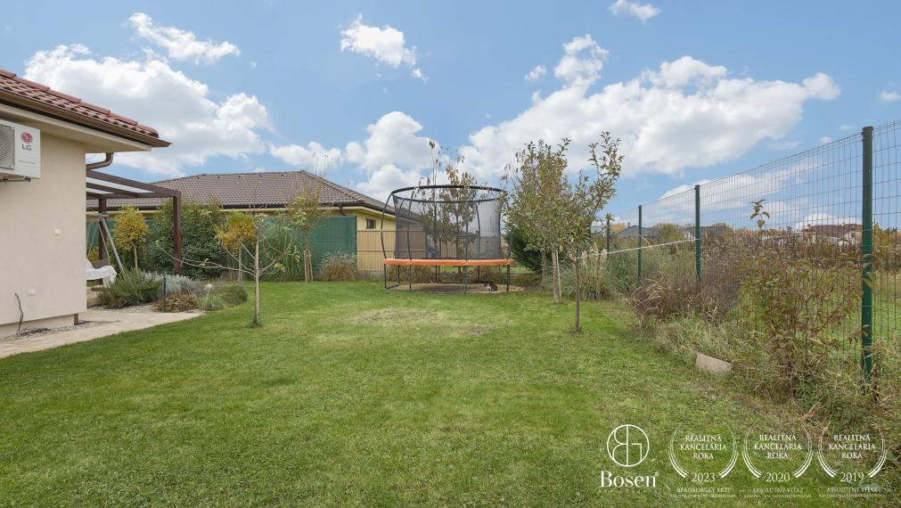 PREDANÉ: BOSEN | 5 izbový bungalov na Figovej ul., Bernolákovo
