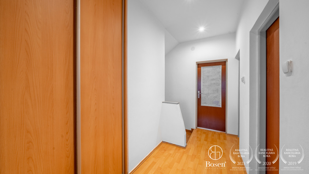 BOSEN |6 izbový RD s veľkou záhradou, s pivnicou a garážou v Miloslavove