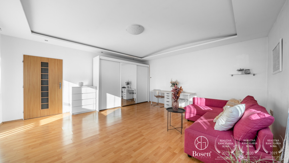 BOSEN |6 izbový RD s veľkou záhradou, s pivnicou a garážou v Miloslavove