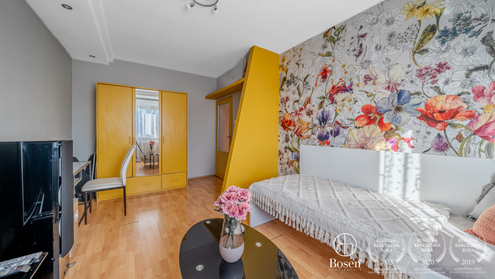 BOSEN |6 izbový RD s veľkou záhradou, s pivnicou a garážou v Miloslavove