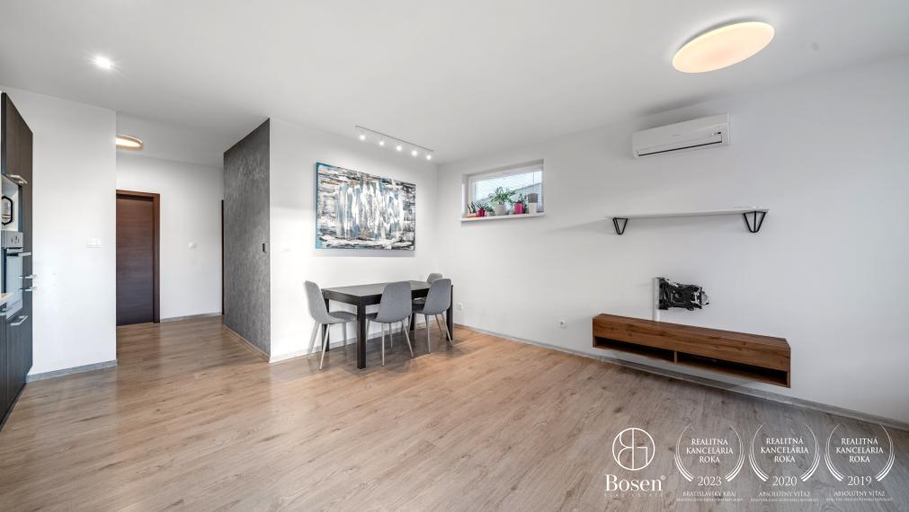 BOSEN |  3-izbový byt, s vlastným parkovaním+ balkón