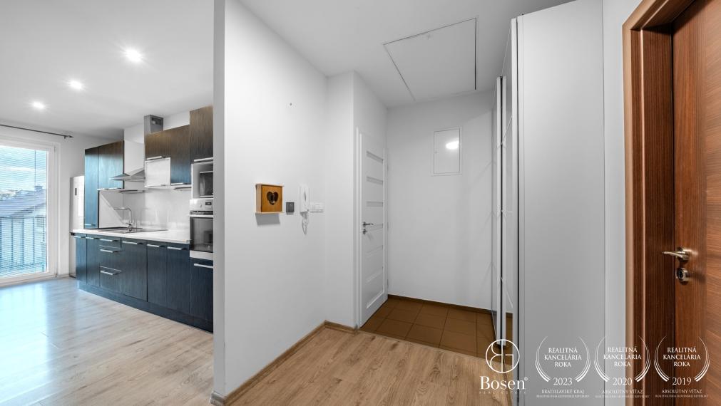 BOSEN |  3-izbový byt, s vlastným parkovaním+ balkón
