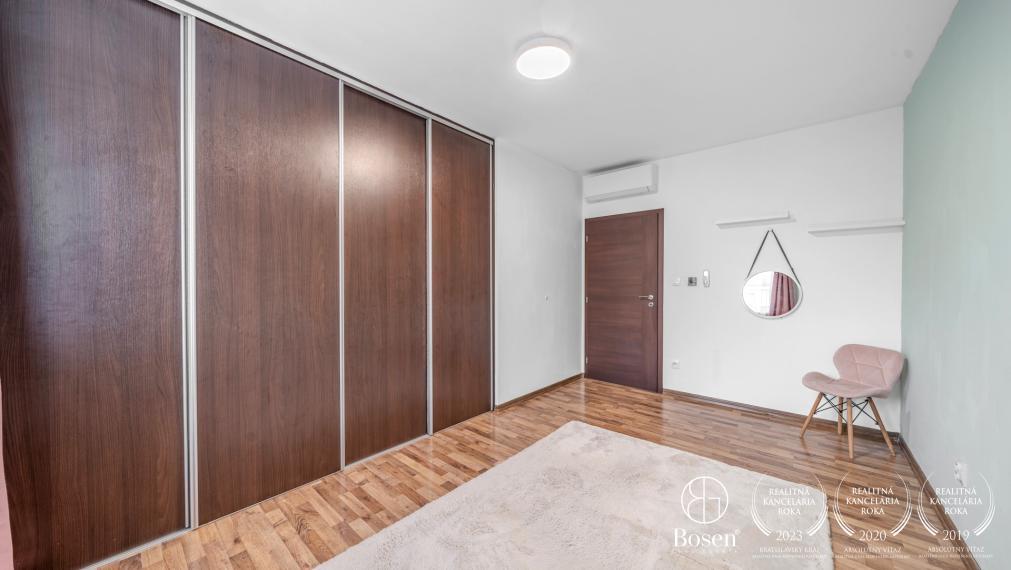BOSEN |  3-izbový byt, s vlastným parkovaním+ balkón