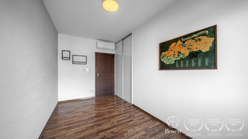 BOSEN |  3-izbový byt, s vlastným parkovaním+ balkón