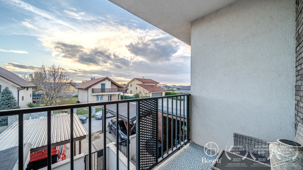 BOSEN |  3-izbový byt, s vlastným parkovaním+ balkón