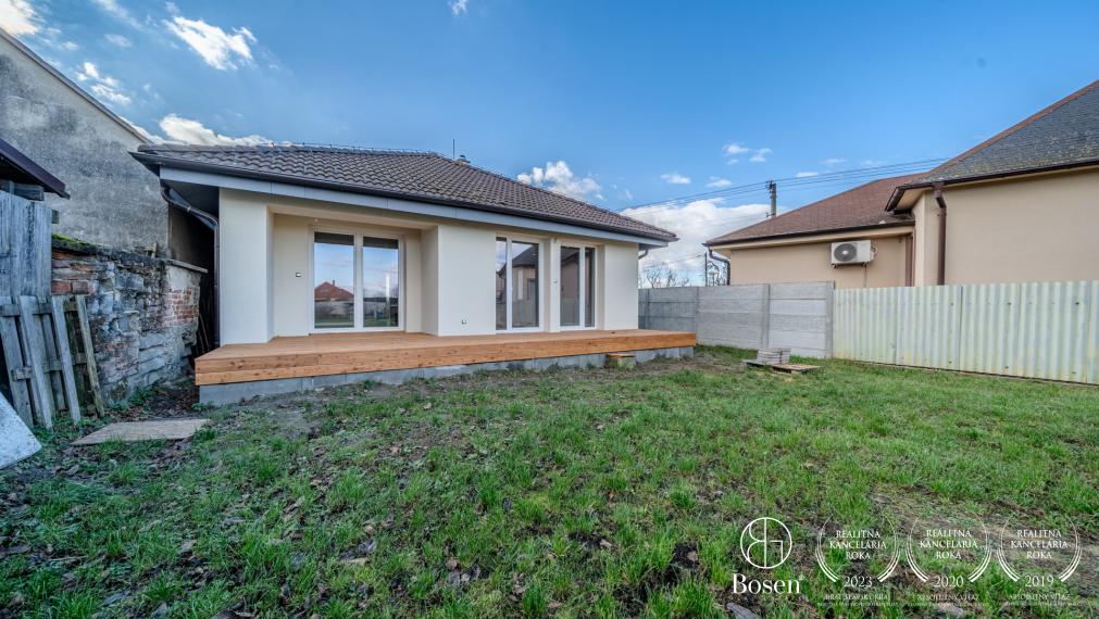 REZERVOVANÝ - BOSEN | 4 izbový rodinný dom, Kuchyňa, 1000 m2