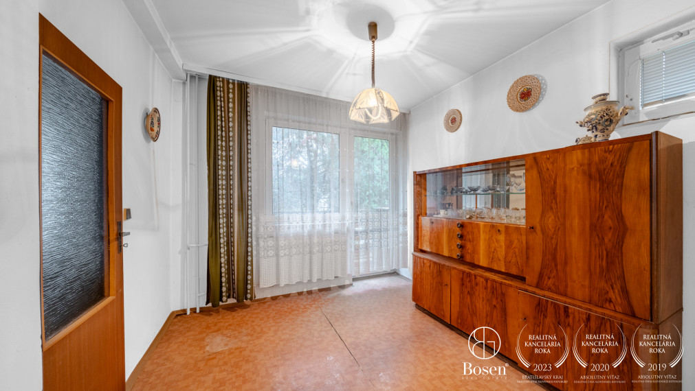 REZERVOVANÉ - BOSEN | Rodinný dom s dvoma bytovými jednotkami, dvojgarážou, Most pri Bratislave, 600 m²