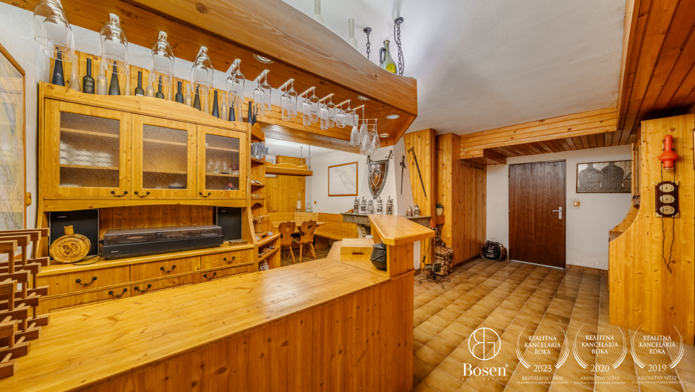 REZERVOVANÉ - BOSEN | Rodinný dom s dvoma bytovými jednotkami, dvojgarážou, Most pri Bratislave, 600 m²