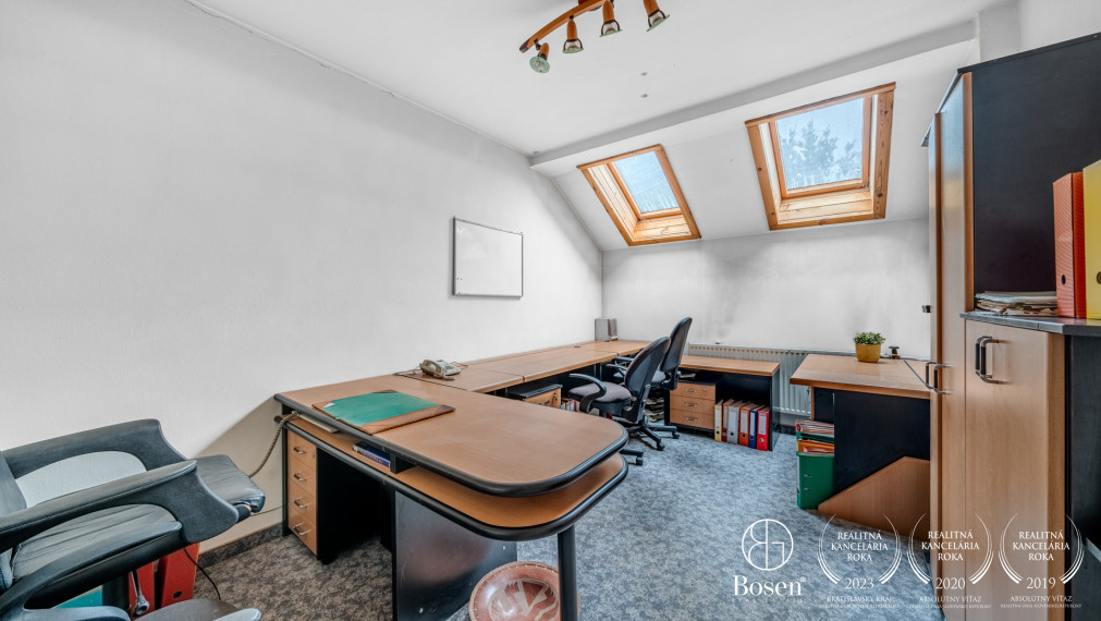 REZERVOVANÉ - BOSEN | Rodinný dom s dvoma bytovými jednotkami, dvojgarážou, Most pri Bratislave, 600 m²