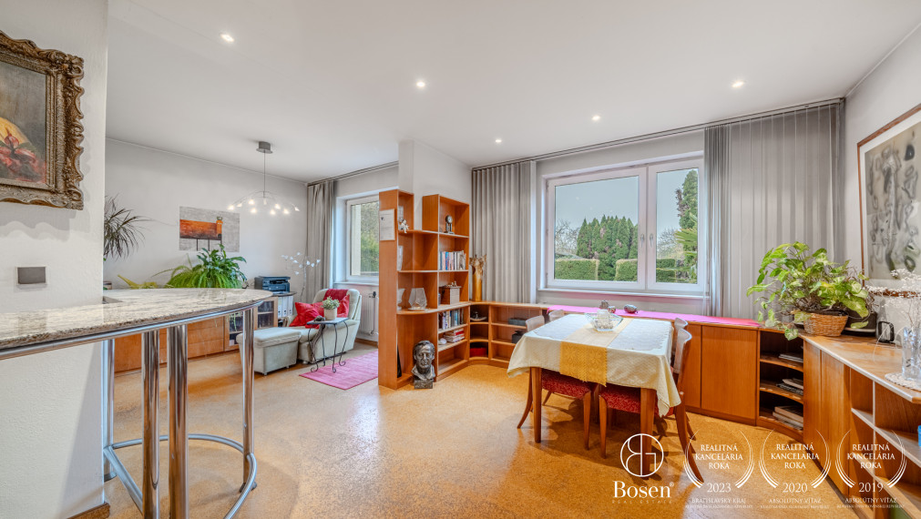 REZERVOVANÉ - BOSEN | Rodinný dom s dvoma bytovými jednotkami, dvojgarážou, Most pri Bratislave, 600 m²