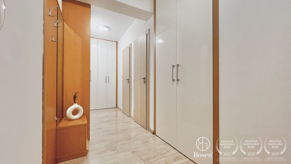 REZERVOVANÝ BOSEN | Na predaj byt 1+kk o veľkosti 45 m2 na ulici Veľkomoravská, Trenčín