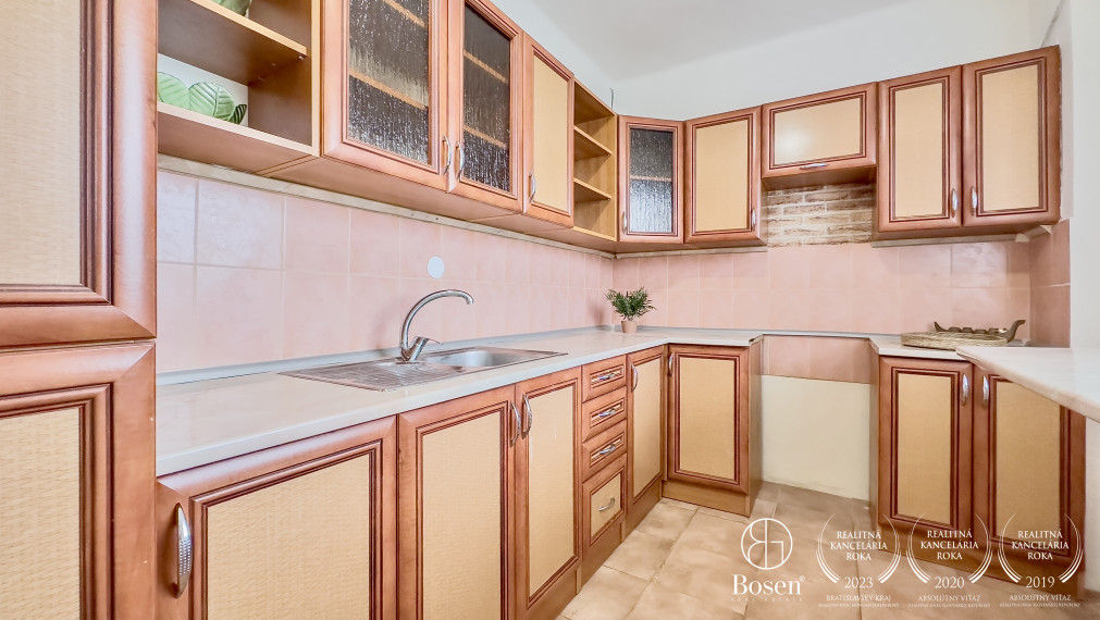 BOSEN | Rezervované, 4izbový byt, Buzitka.