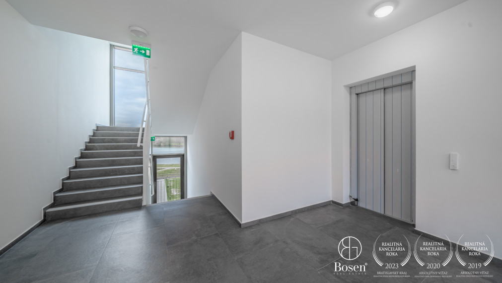 BOSEN | BLUEWAVE _ 2 izbový apartmán s predzáhradkou, A8_02, Banka, Piešťany, 124.35 m2