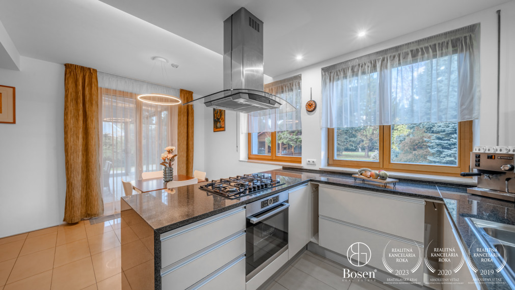 BOSEN | Modern family house with a beautiful garden and investment land, Brezová street