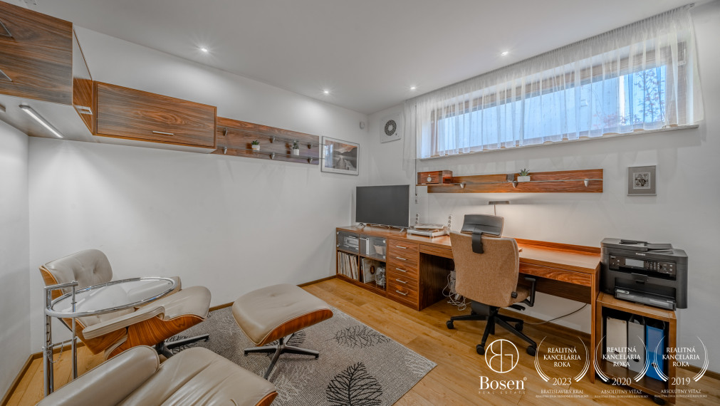 BOSEN | Modern family house with a beautiful garden and investment land, Brezová street