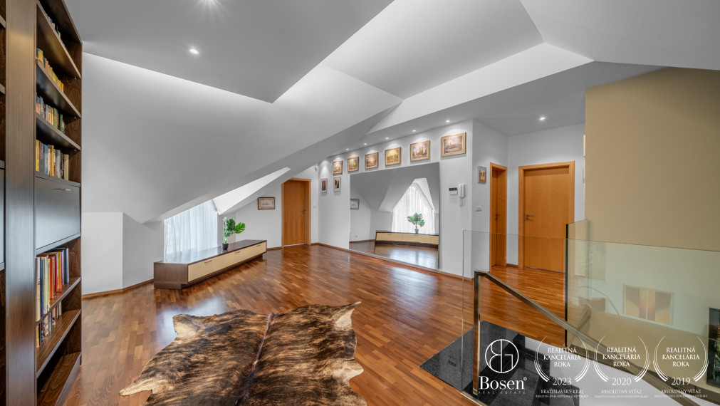 BOSEN | Modern family house with a beautiful garden and investment land, Brezová street