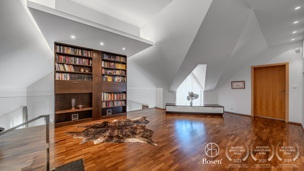 BOSEN | Modern family house with a beautiful garden and investment land, Brezová street