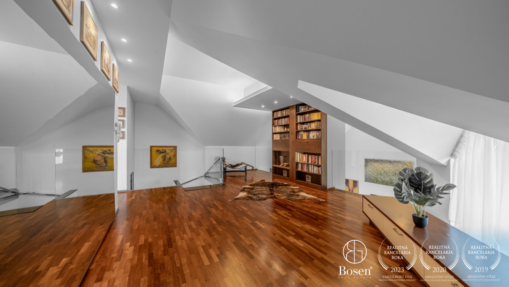 BOSEN | Modern family house with a beautiful garden and investment land, Brezová street