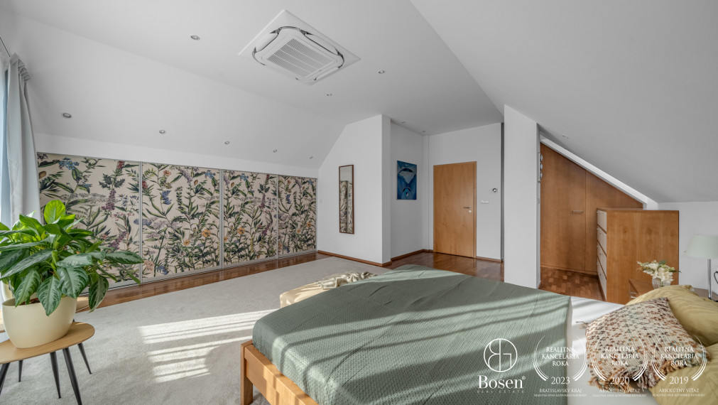 BOSEN | Modern family house with a beautiful garden and investment land, Brezová street