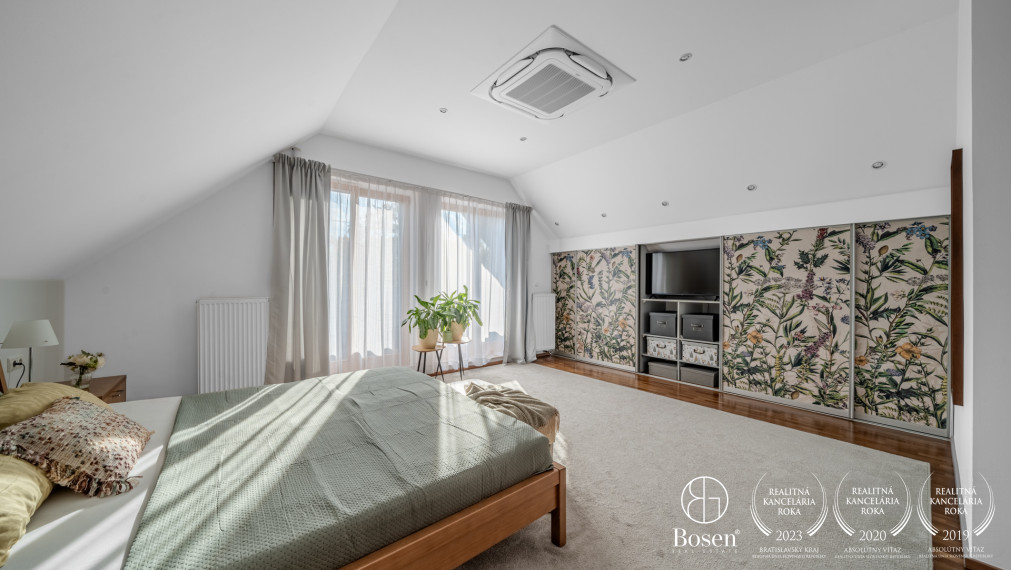 BOSEN | Modern family house with a beautiful garden and investment land, Brezová street