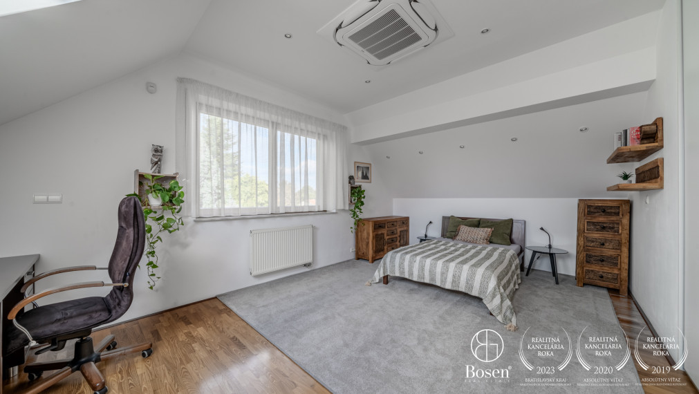 BOSEN | Modern family house with a beautiful garden and investment land, Brezová street