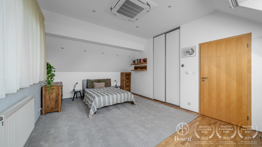 BOSEN | Modern family house with a beautiful garden and investment land, Brezová street