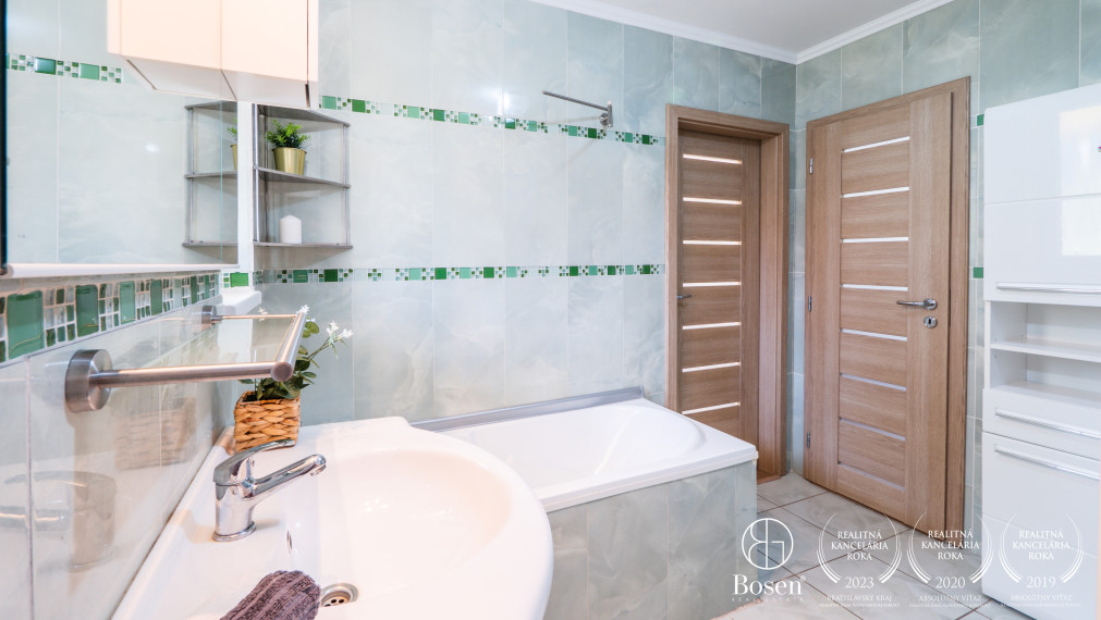 BOSEN | 4 izbový rodinný dom s wellness, Blatná na Ostrove