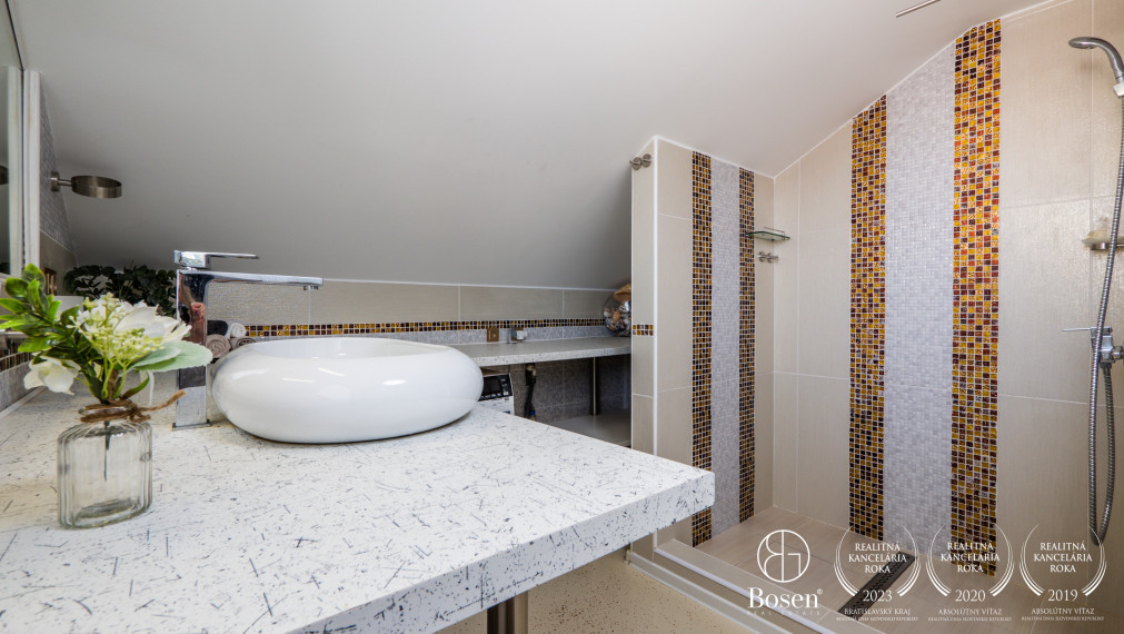 BOSEN | 4 izbový rodinný dom s wellness, Blatná na Ostrove