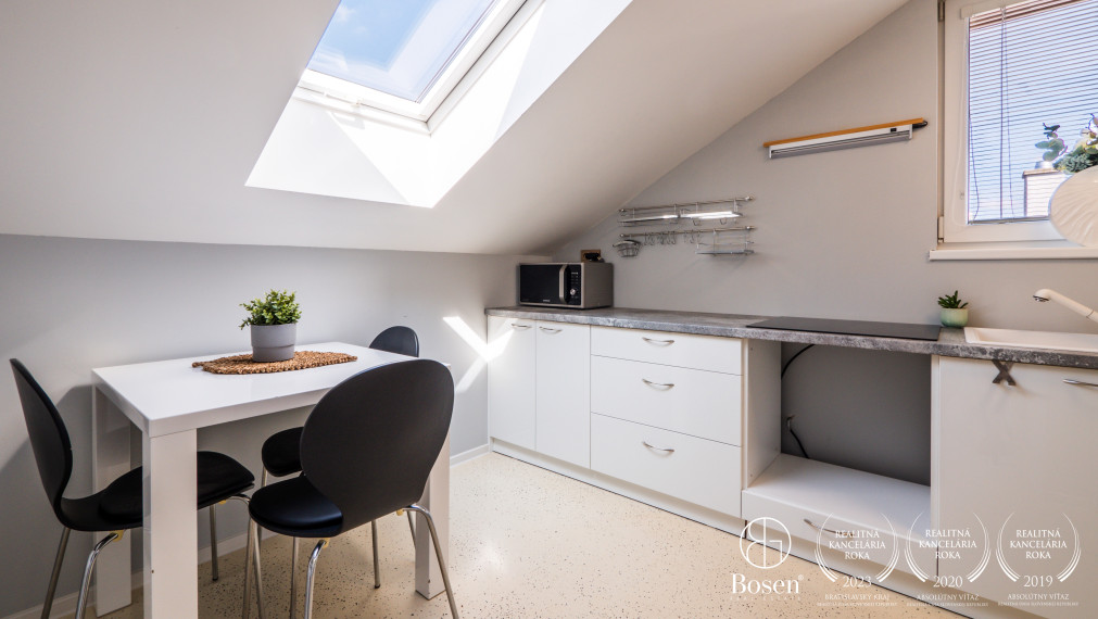 BOSEN | 4 izbový rodinný dom s wellness, Blatná na Ostrove