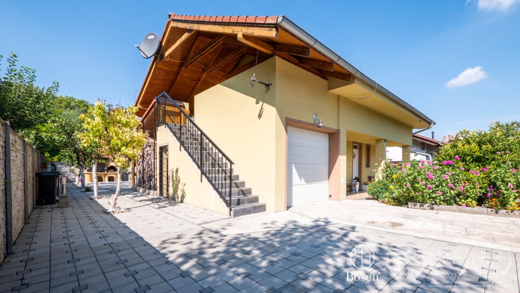 BOSEN | 4 izbový rodinný dom s wellness, Blatná na Ostrove