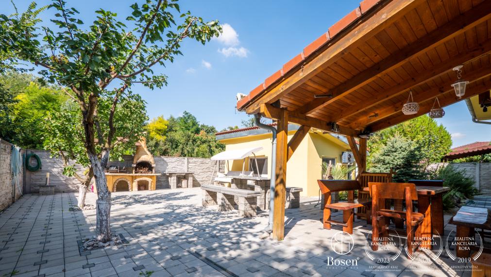 BOSEN | 4 izbový rodinný dom s wellness, Blatná na Ostrove