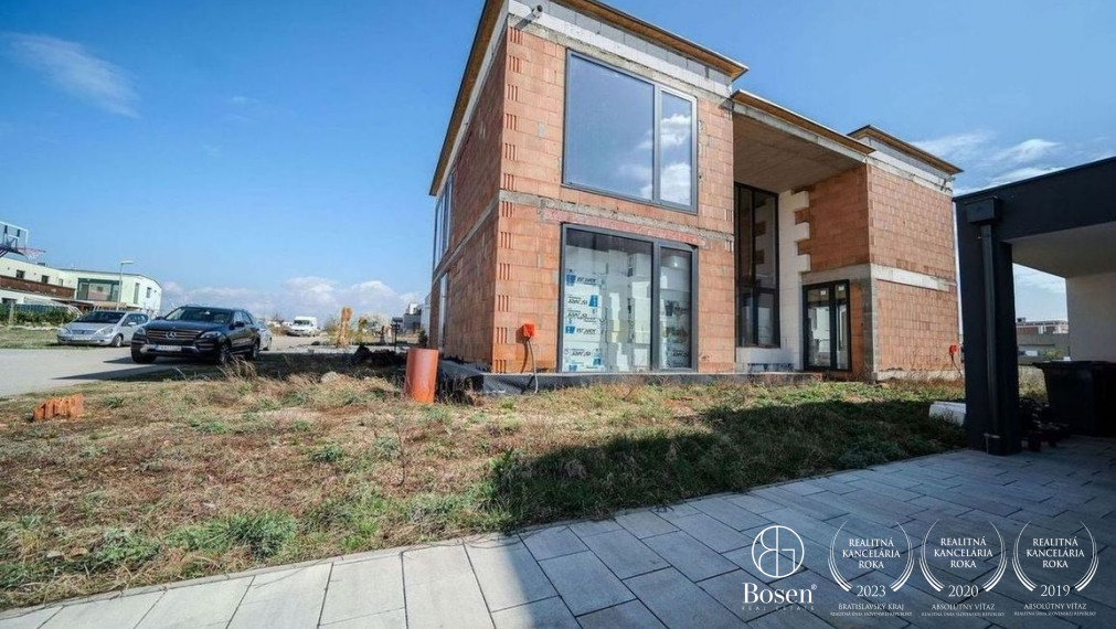 Bosen Realicity / 5 izbová rodinná vila pri jazere v Seeresidenz v Parndorfe