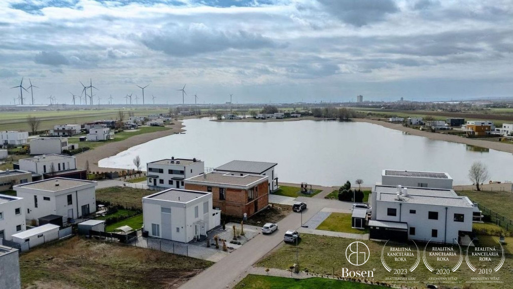 Bosen Realicity / 5 izbová rodinná vila pri jazere v Seeresidenz v Parndorfe