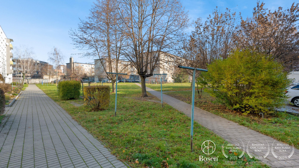 BOSEN | Na prenájom  1 izbový byt v centre mesta v Malackách