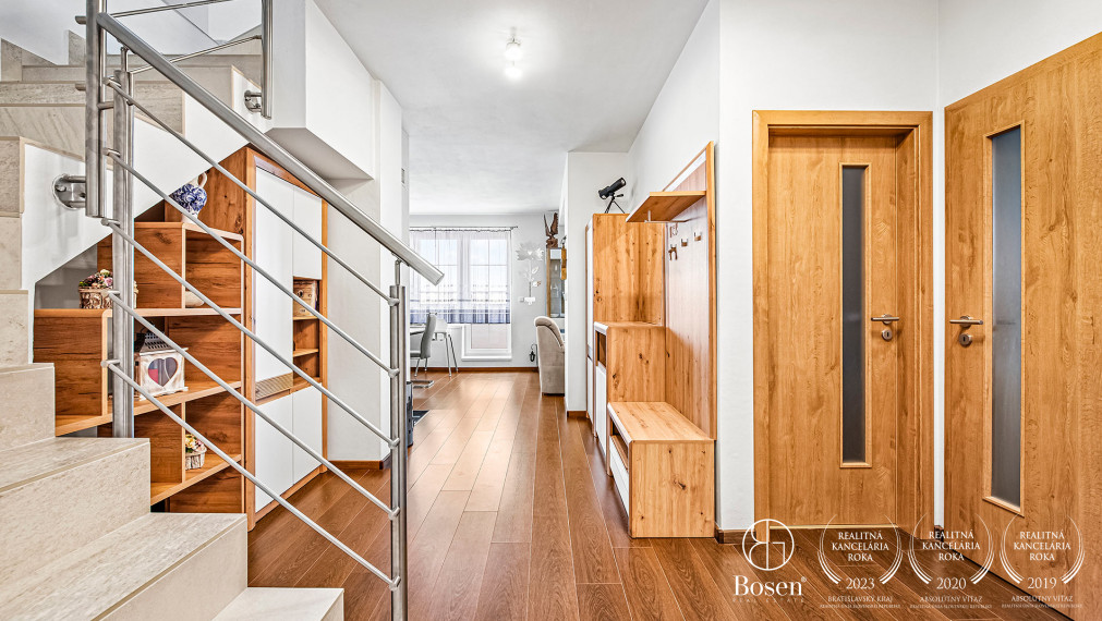 BOSEN |Krásny a priestranný, zariadený mezonet na PREDAJ