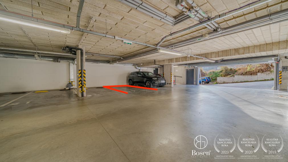 REZERVOVANÉ - BOSEN | Moderný 1-izbový byt s balkónom, pivničnou kobkou a garážou, Svätovavrinecká ul., BA