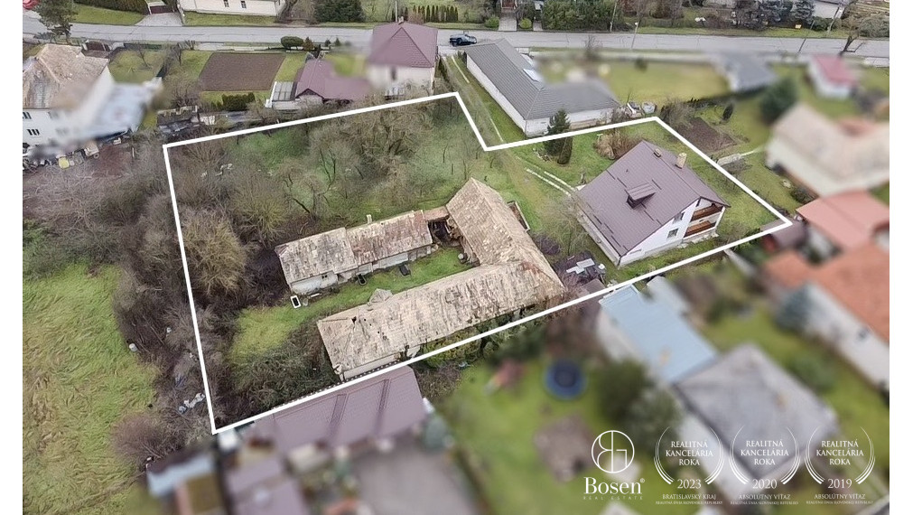 BOSEN | Rezervované, rodinný dom s veľkým pozemkom, Kalinovo.