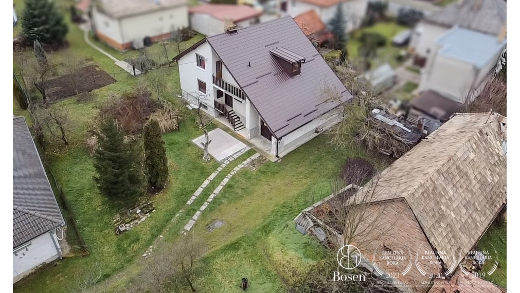 BOSEN | Rezervované, rodinný dom s veľkým pozemkom, Kalinovo.