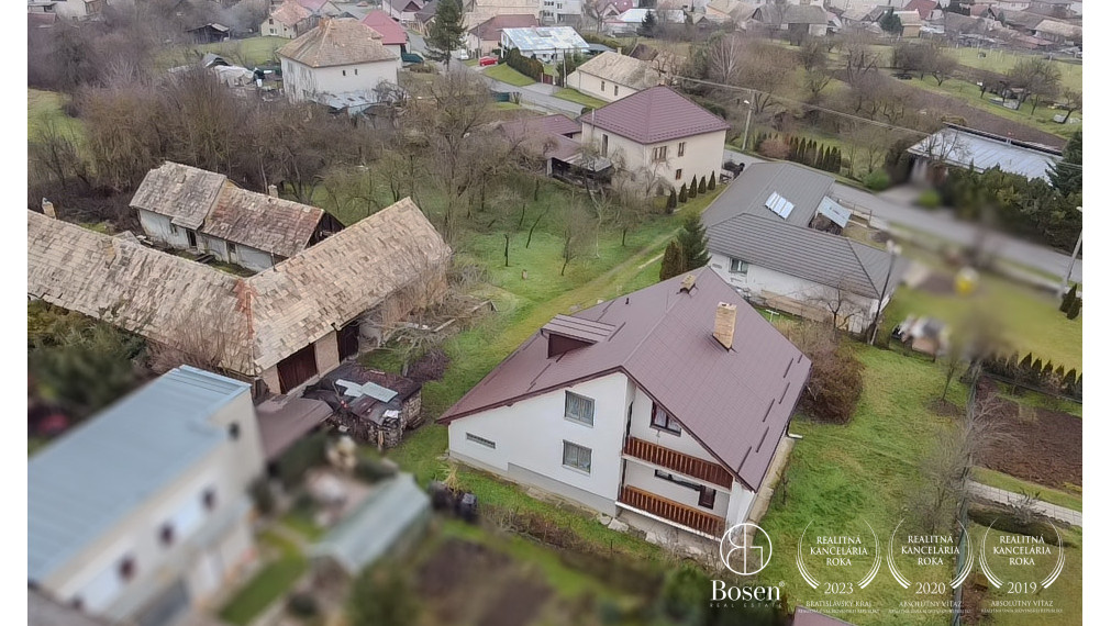 BOSEN | Rezervované, rodinný dom s veľkým pozemkom, Kalinovo.