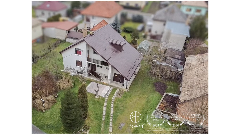 BOSEN | Rezervované, rodinný dom s veľkým pozemkom, Kalinovo.