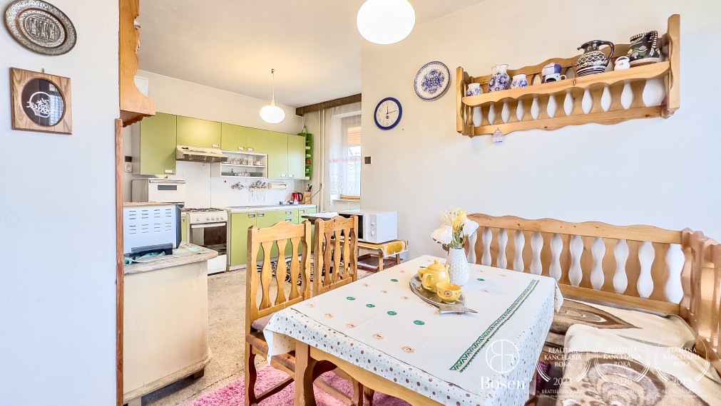 BOSEN | Rezervované, rodinný dom s veľkým pozemkom, Kalinovo.