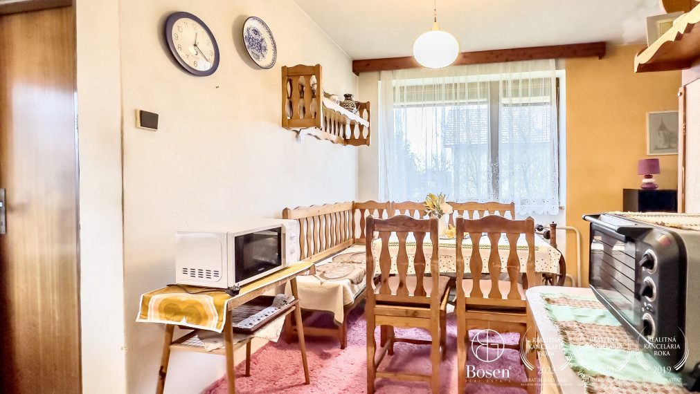 BOSEN | Rezervované, rodinný dom s veľkým pozemkom, Kalinovo.