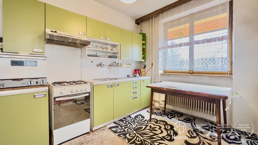 BOSEN | Rezervované, rodinný dom s veľkým pozemkom, Kalinovo.