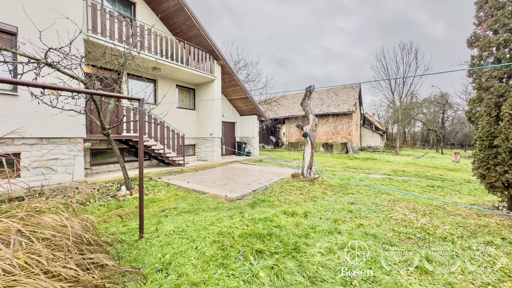 BOSEN | Rezervované, rodinný dom s veľkým pozemkom, Kalinovo.