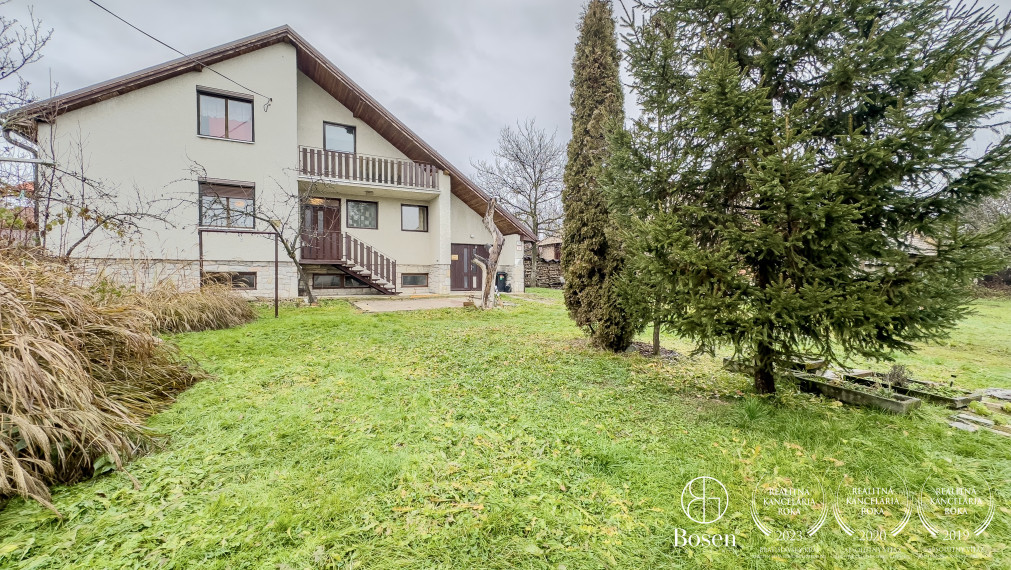 BOSEN | Rezervované, rodinný dom s veľkým pozemkom, Kalinovo.