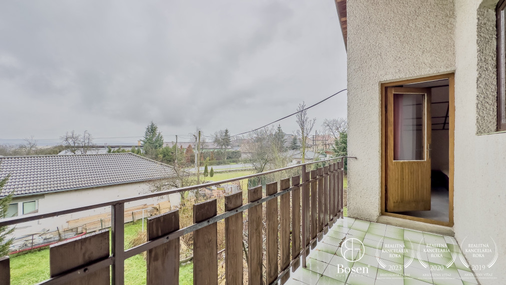 BOSEN | Rezervované, rodinný dom s veľkým pozemkom, Kalinovo.