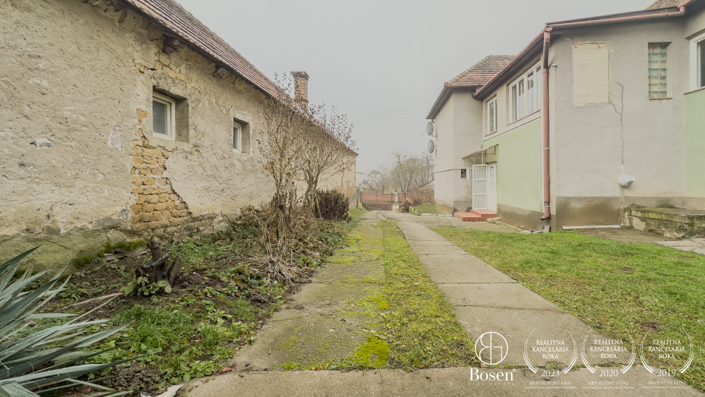 BOSEN | Na predaj, poschodový rodinný dom, Gemerský Jablonec.