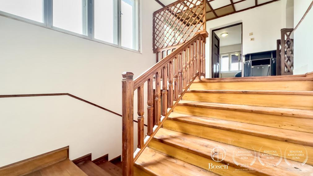 BOSEN | Na predaj, poschodový rodinný dom, Gemerský Jablonec.